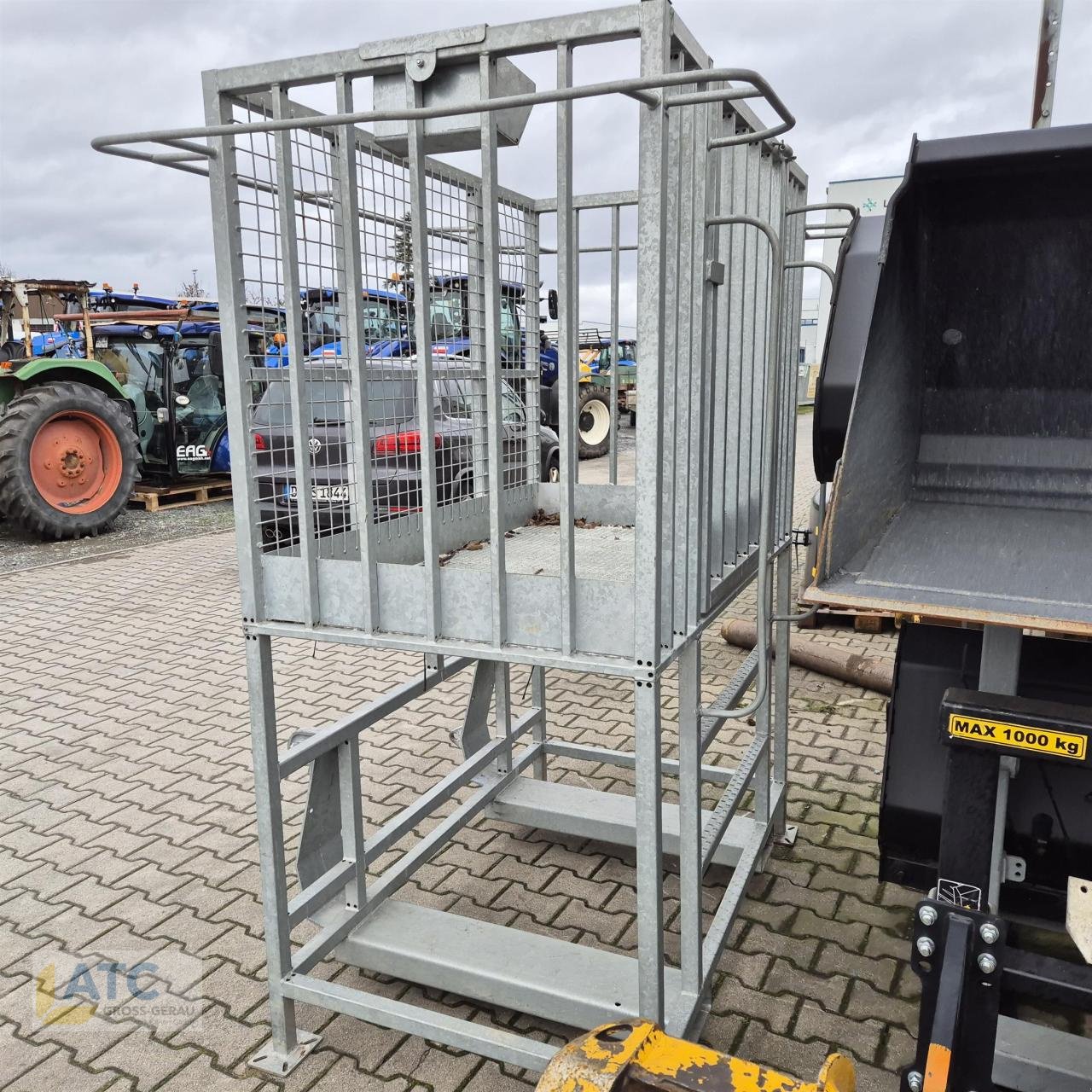 Arbeitsbühne tip Fliegl ARBEITSBÜHNE »HOCH« MIT MITTIGEM EINSTIEG, Neumaschine in Groß-Gerau (Poză 2)